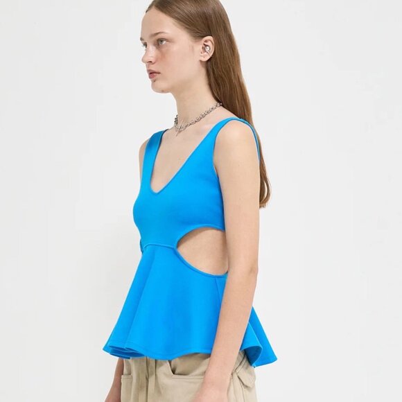 Goen. J Side Cut-out Ruffled Tank Top Sky Blue Size Small - Picture 2 of 6